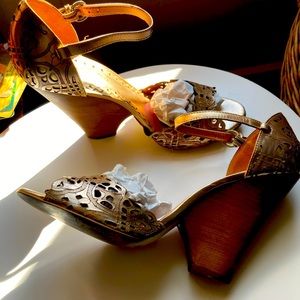 Beautiful rose gold with wood platform heels.